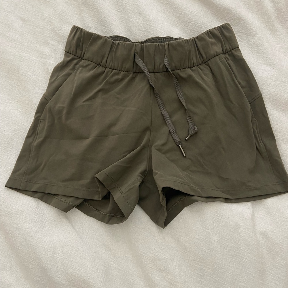 Lululemon cinchable high waisted shorts